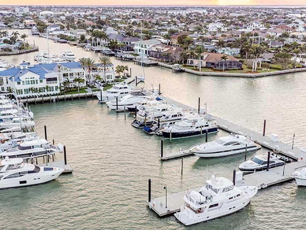 Dock & Dine: Marco Island Yacht Club, Marco Island, FL