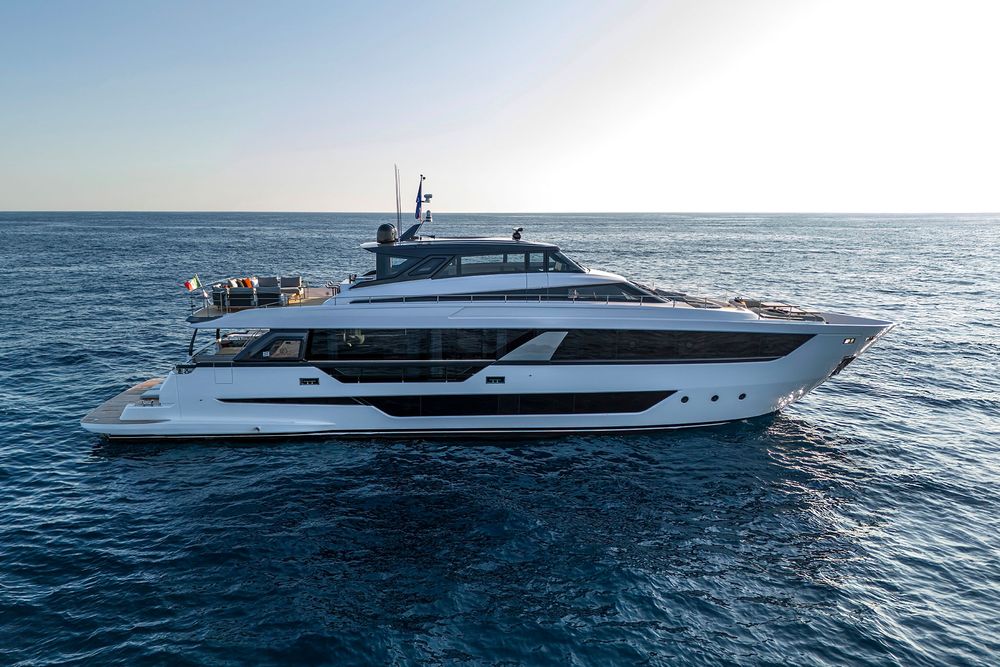 Ferretti 100'- Grace in Motion