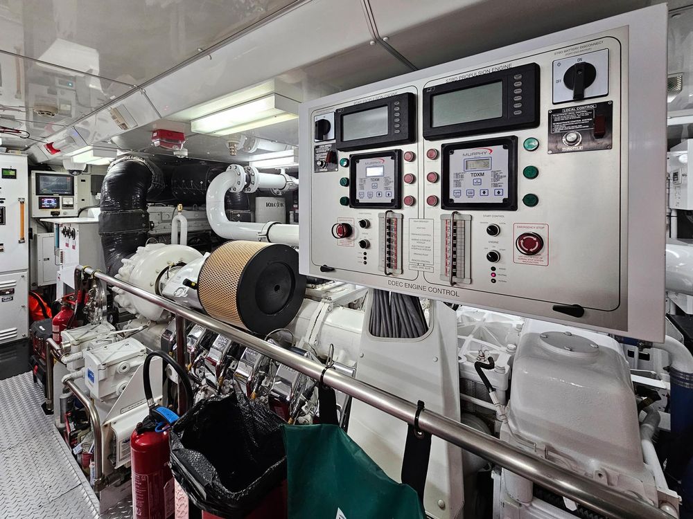 How do I confirm the condition of a boat I want to purchase?