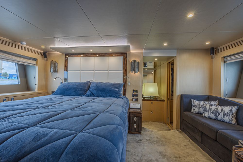 New to the market: 75' 2017 Sunseeker 75 Yacht