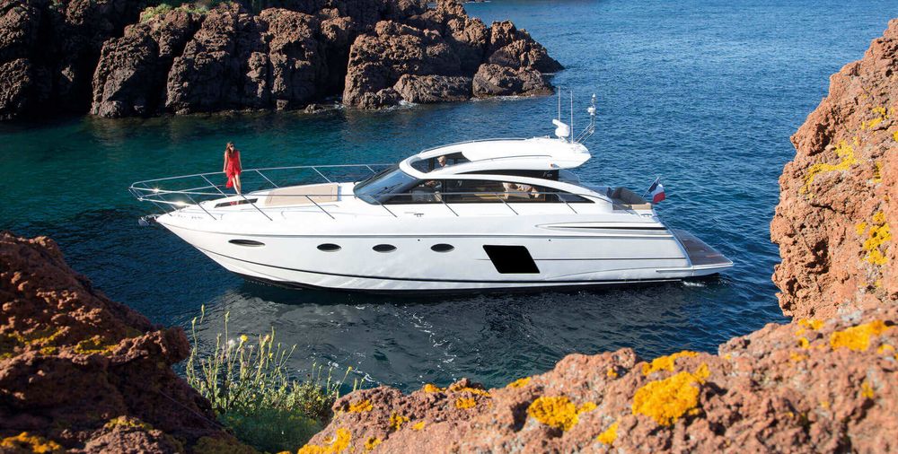 Princess 52' – Elegance in Motion