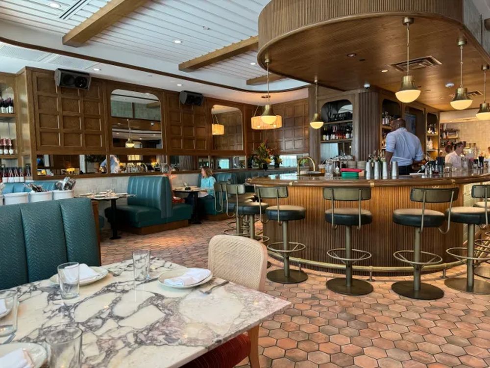 Dock & Dine: The Green Pointe Aventura, FL