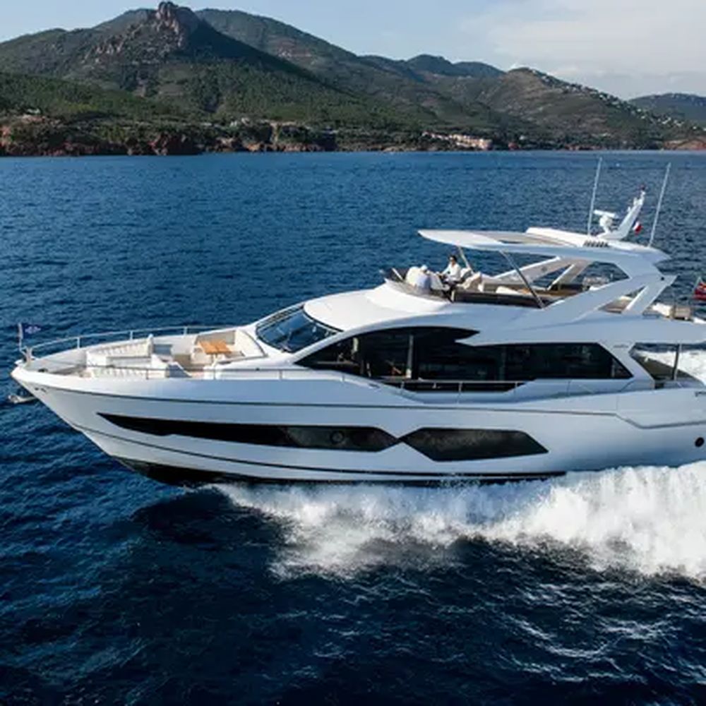 Sunseeker 76' – Live the Line of the Horizon