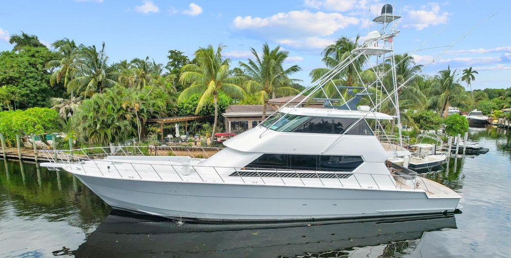 The 86' Hatteras  - A blend of Comfort and Fun