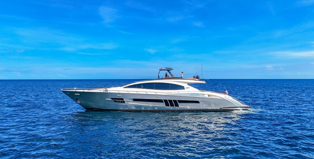 92' 2010 Lazzara - Rick Obey - Rick Obey Yacht Sales, Lazzara Specialist