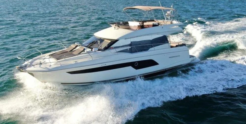 ON DISPLAY AT FLIBS!! MOTIVATED SELLER!! - 2018 52' Prestige 520 Flybridge