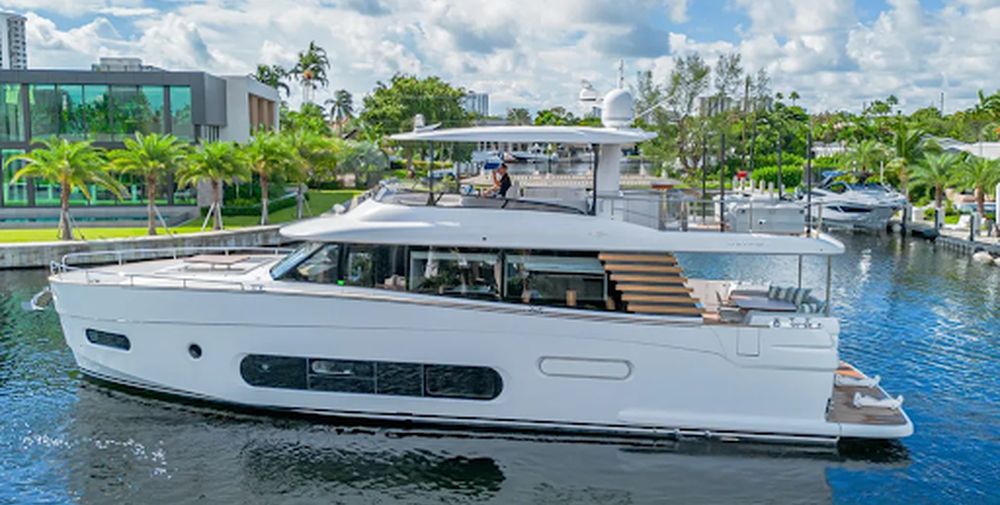 Azimut 66'- Luxury Meets the Waterline