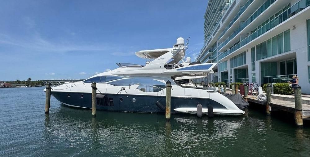 Azimut 70'- Luxury Living