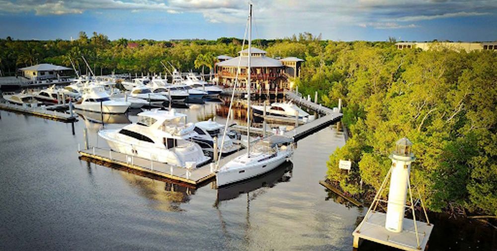 Dock & Dine: Hamilton Harbor Yacht Club Naples, FL