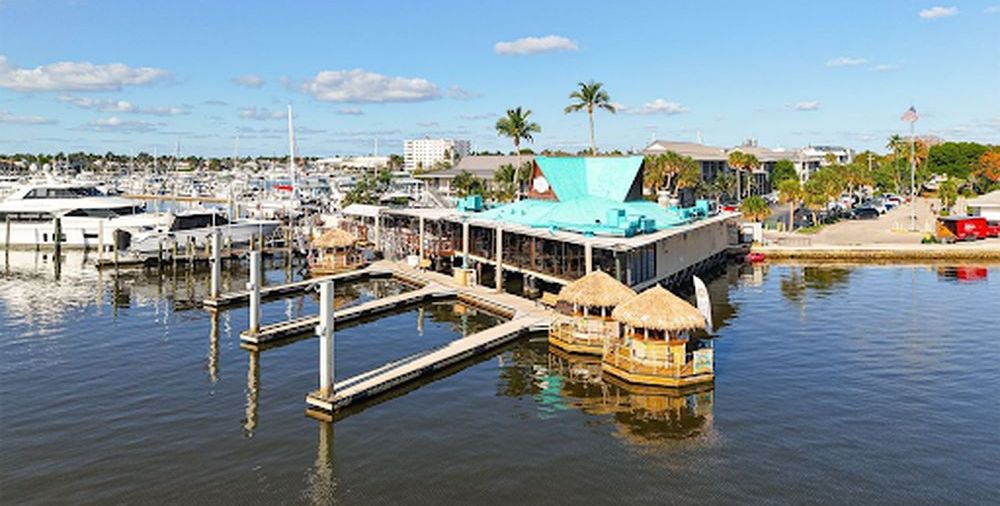 Dock & Dine: The Boathouse on Naples Bay Naples, FL