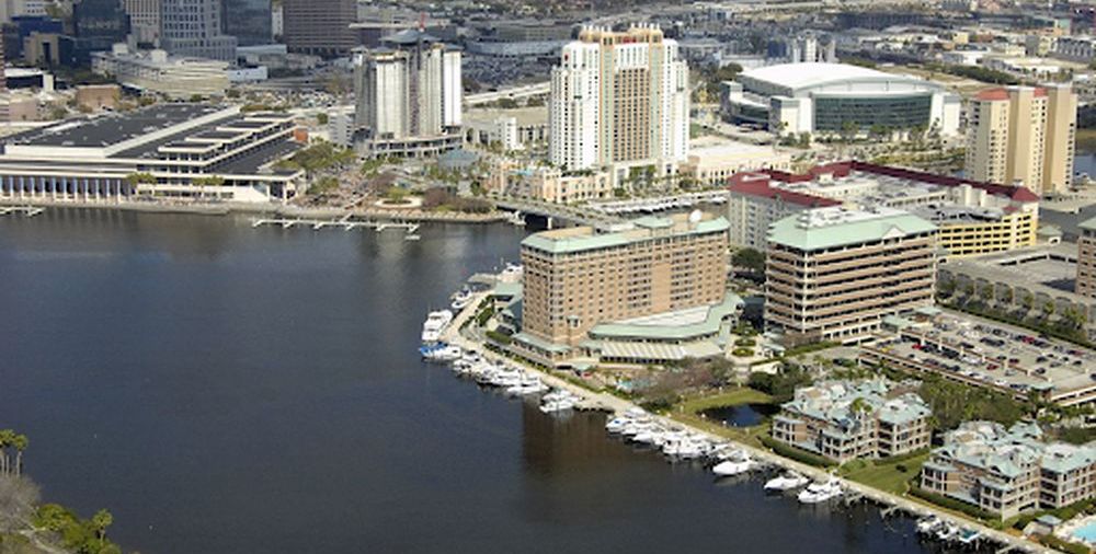 Dock & Dine: The Pointe Marina at Harbour Island Tampa, FL