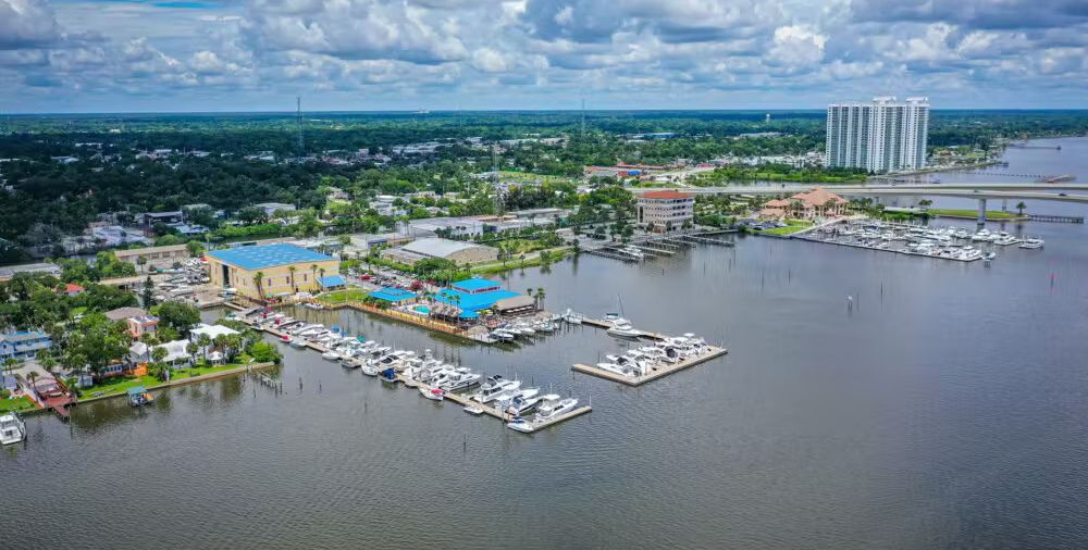 Dock & Dine: Loggerhead Marina Daytona Beach, FL