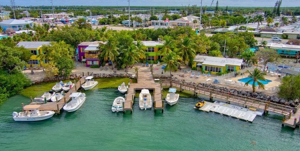 Dock & Dine: Castaway Waterfront Restaurant & Sushi Bar Marathon, FL