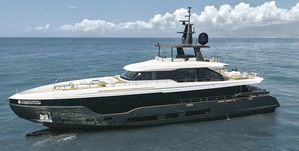 Azimut 115'- Live the Azimut Life