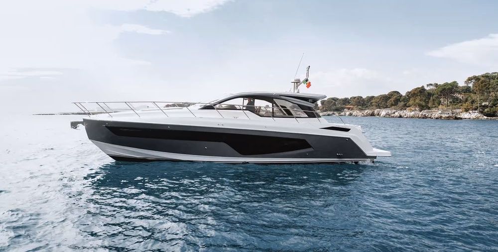 Azimut 51' – Voyage in Style