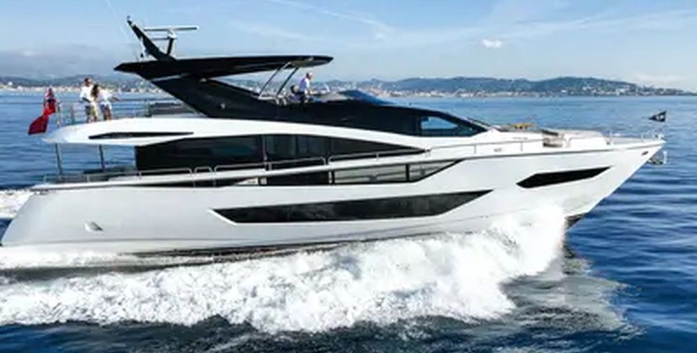 Sunseeker 88'- Where Luxury Finds Latitude