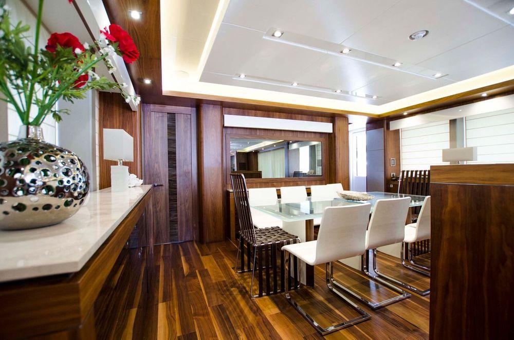 115' 2015 Sunseeker Sport Yacht