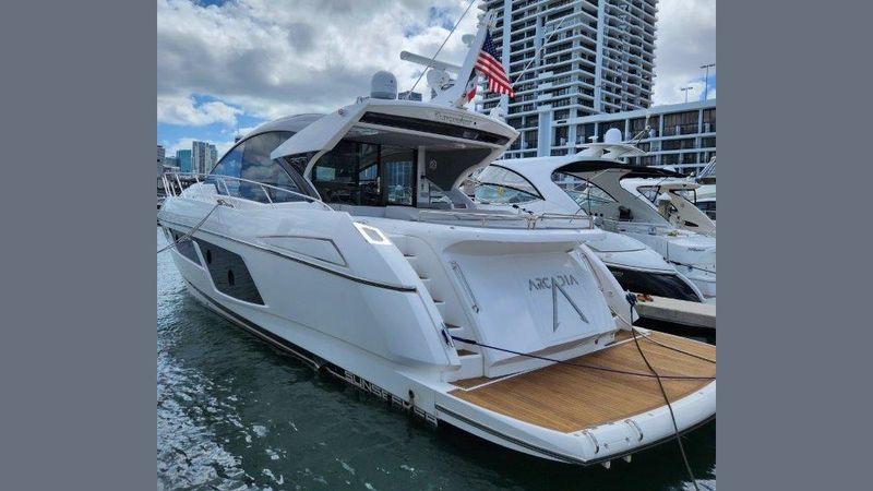 57' 2018 Sunseeker Predator