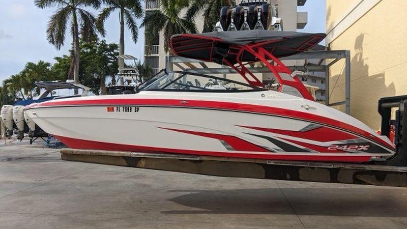 24' 2020 Yamaha Boats 242X