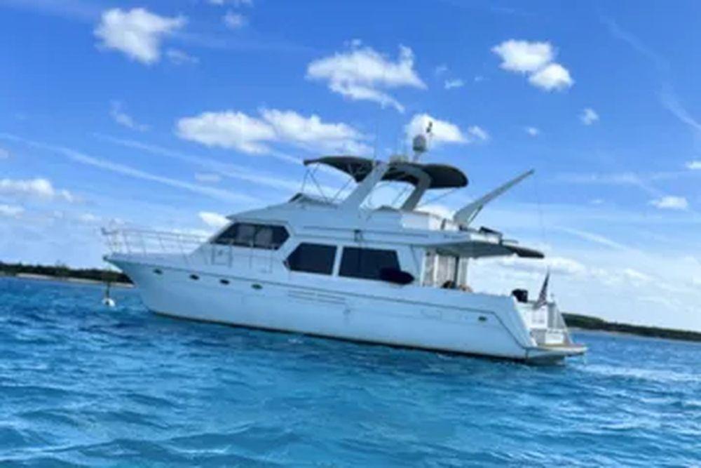 57' 2004 Navigator Rival