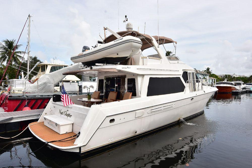 57' 2004 Navigator Rival