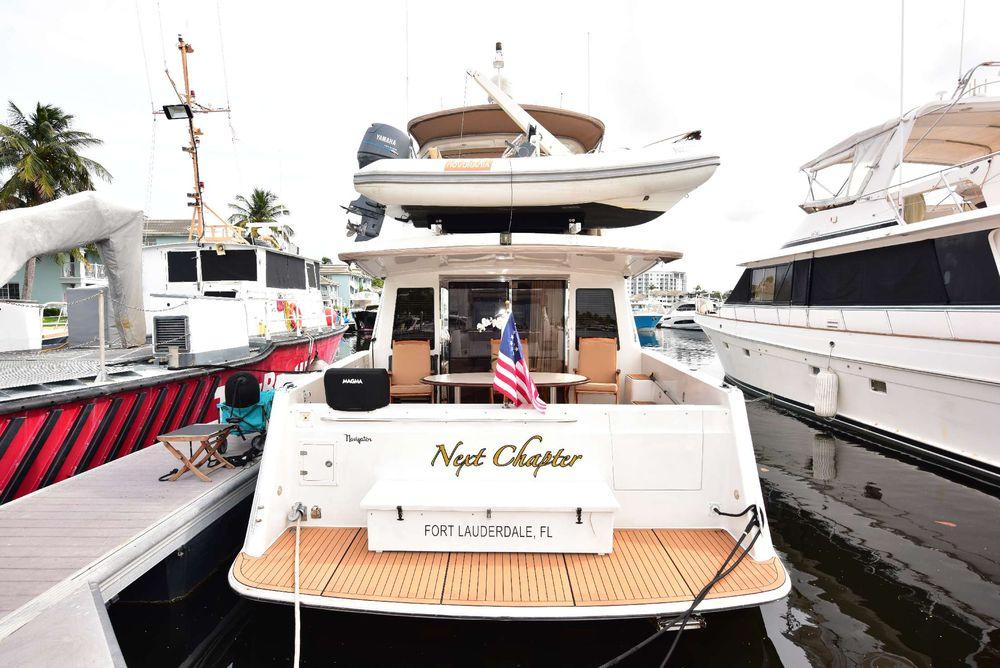 57' 2004 Navigator Rival