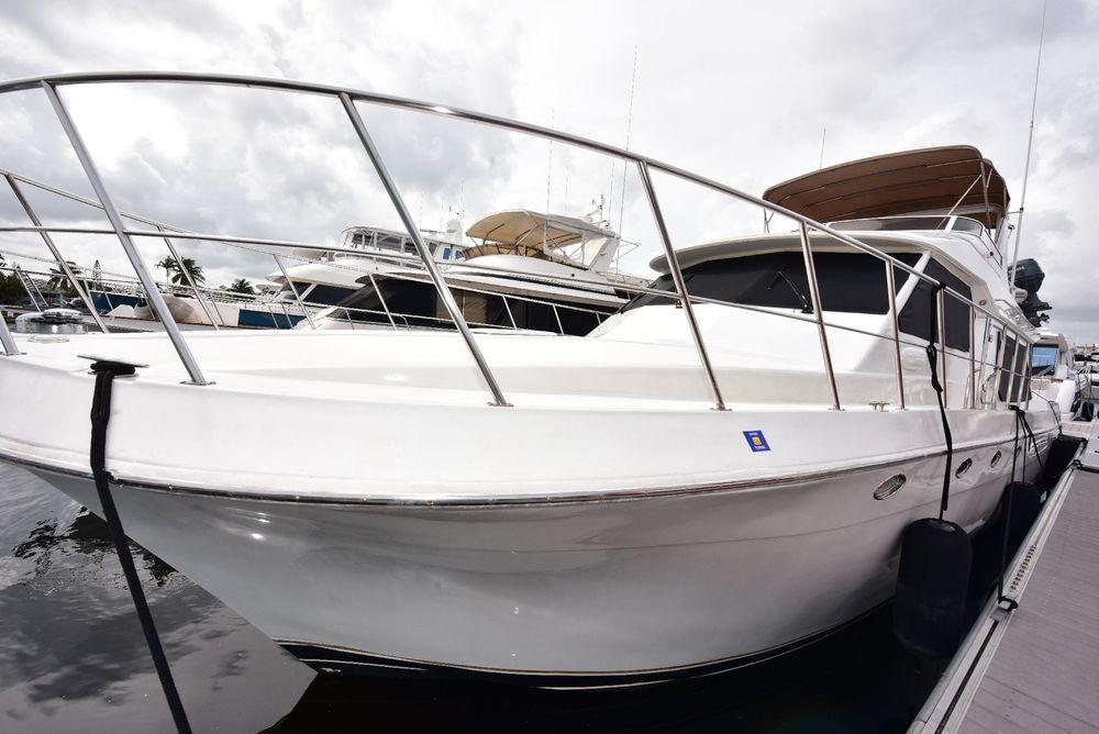 57' 2004 Navigator Rival