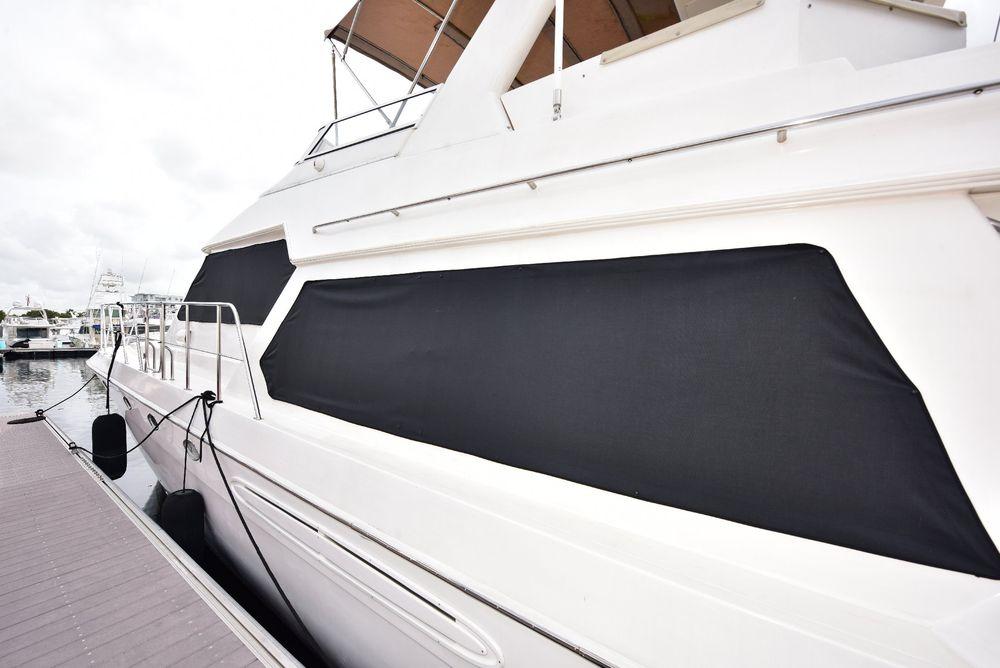 57' 2004 Navigator Rival