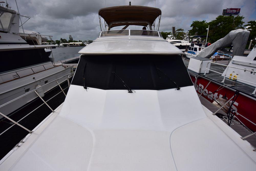 57' 2004 Navigator Rival