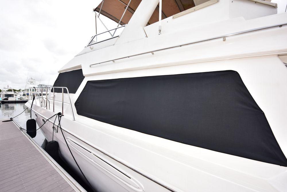 57' 2004 Navigator Rival