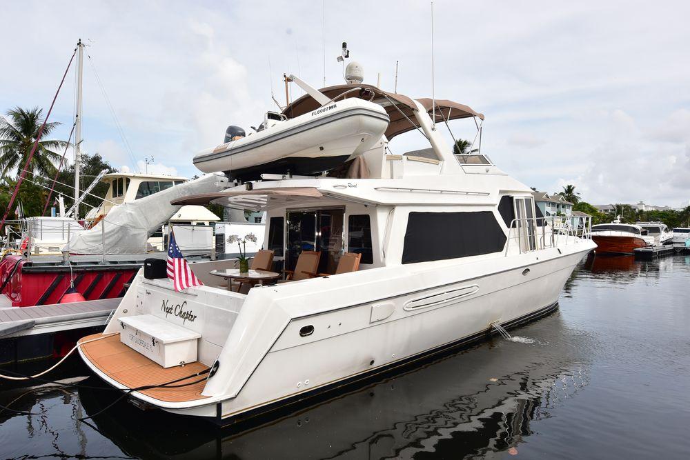 57' 2004 Navigator Rival