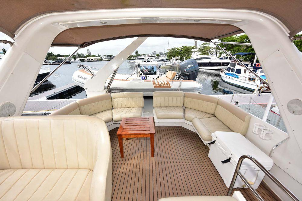 57' 2004 Navigator Rival