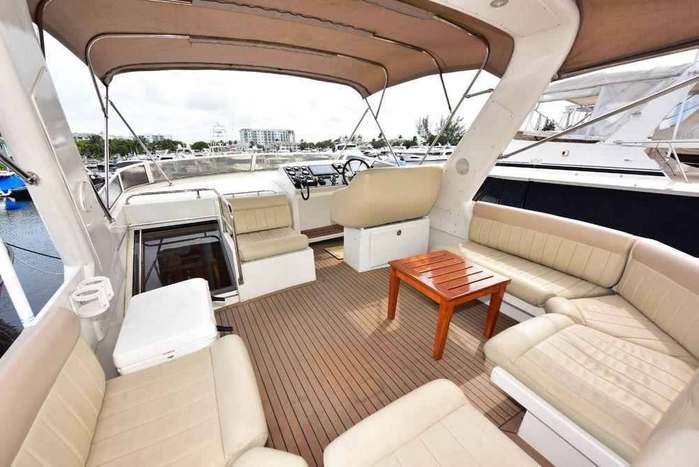 57' 2004 Navigator Rival