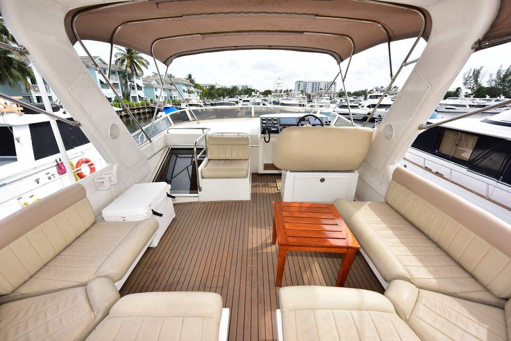 57' 2004 Navigator Rival