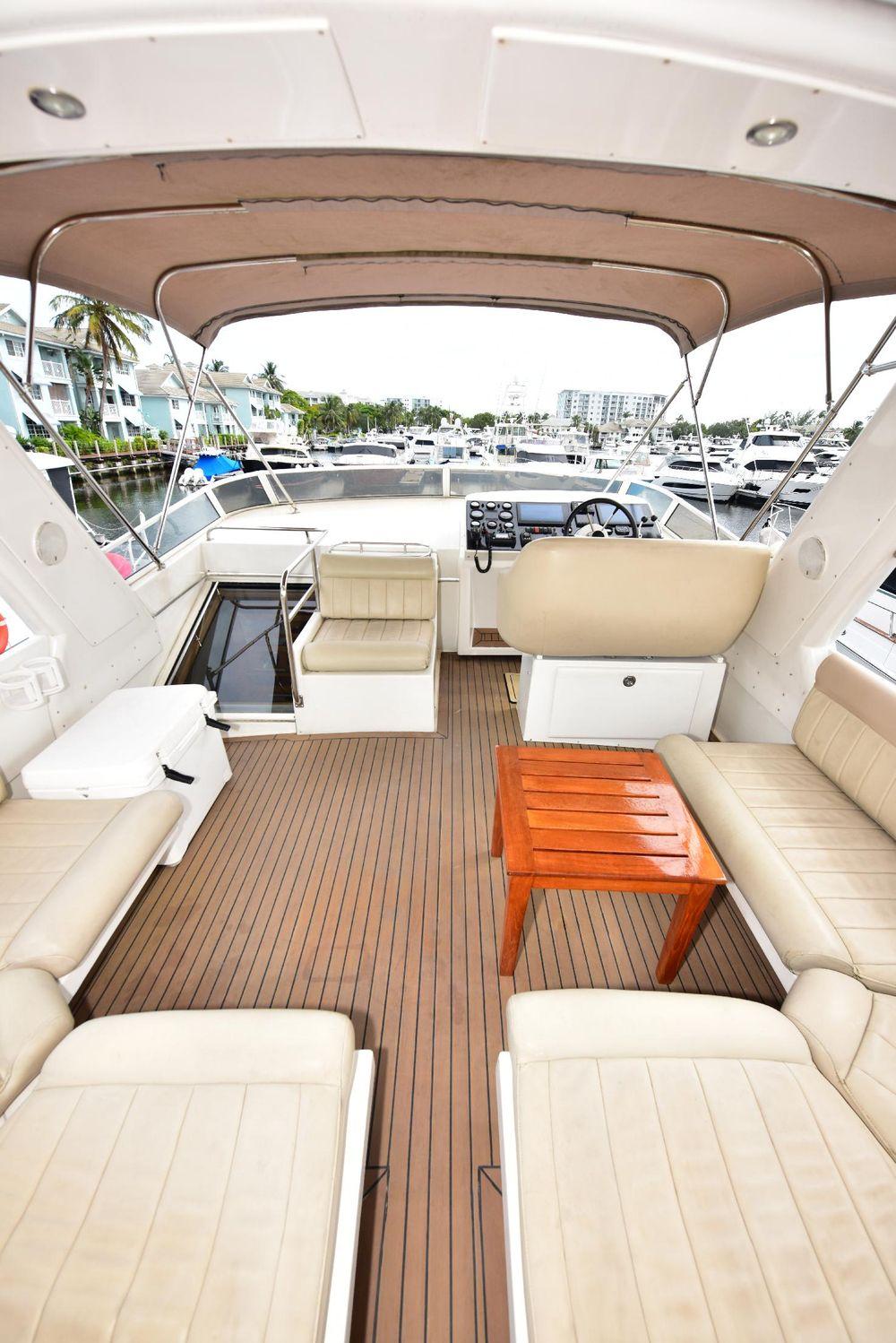 57' 2004 Navigator Rival