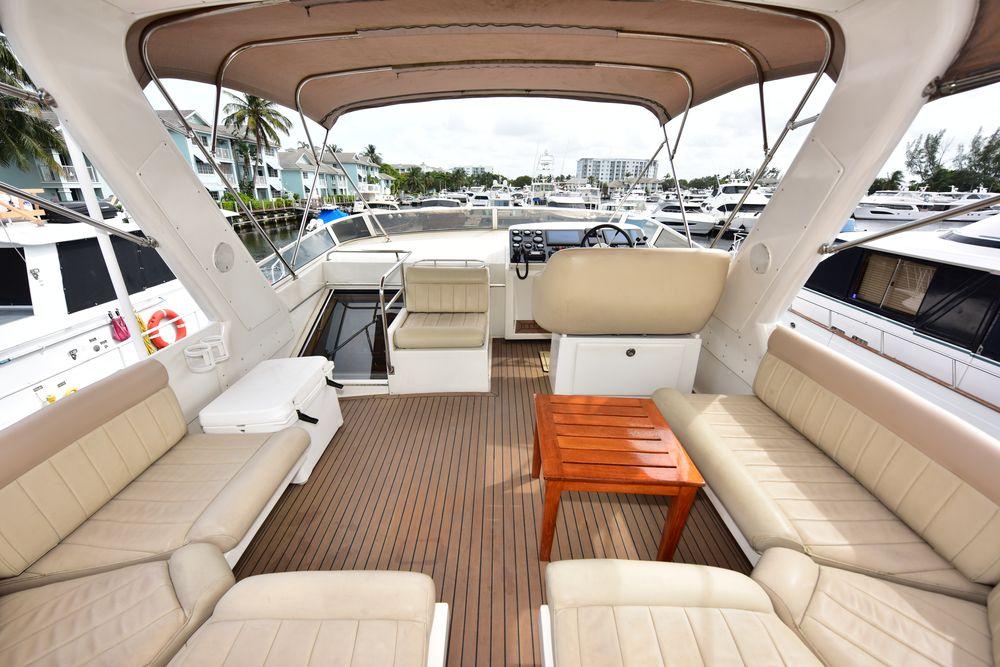 57' 2004 Navigator Rival