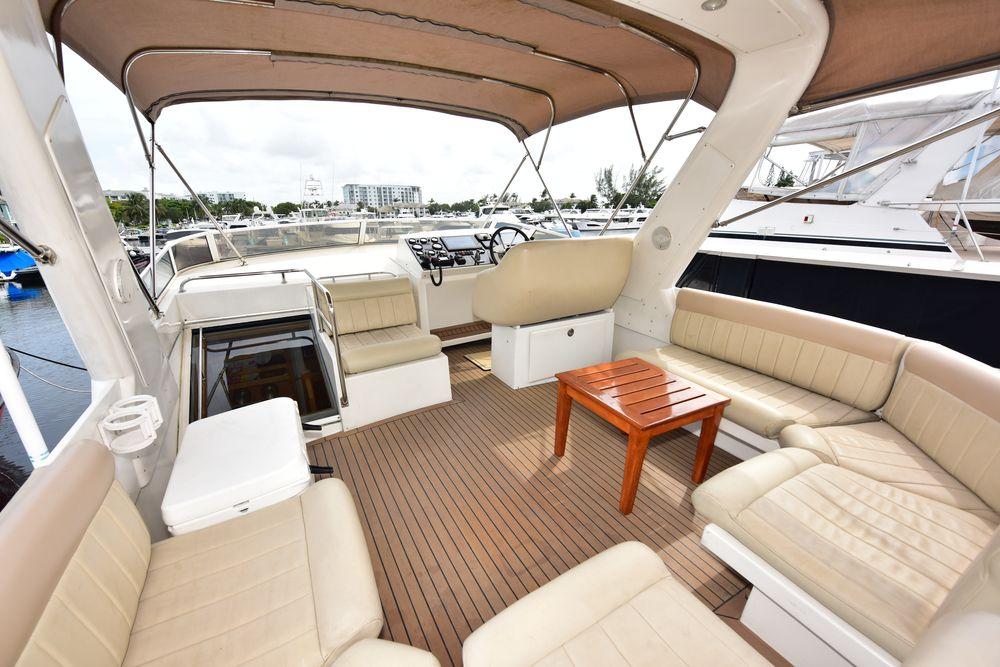 57' 2004 Navigator Rival