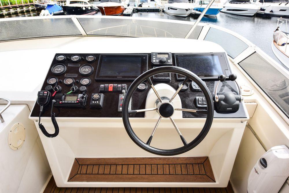 57' 2004 Navigator Rival