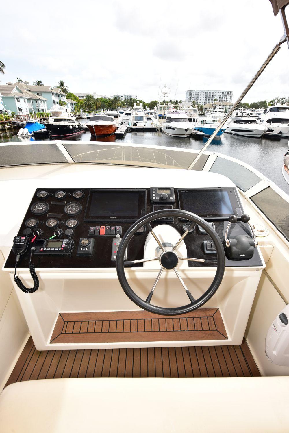 57' 2004 Navigator Rival