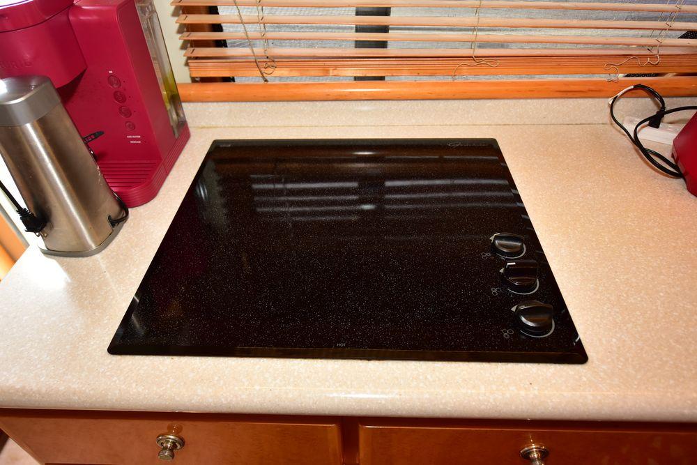 57' 2004 Navigator Rival