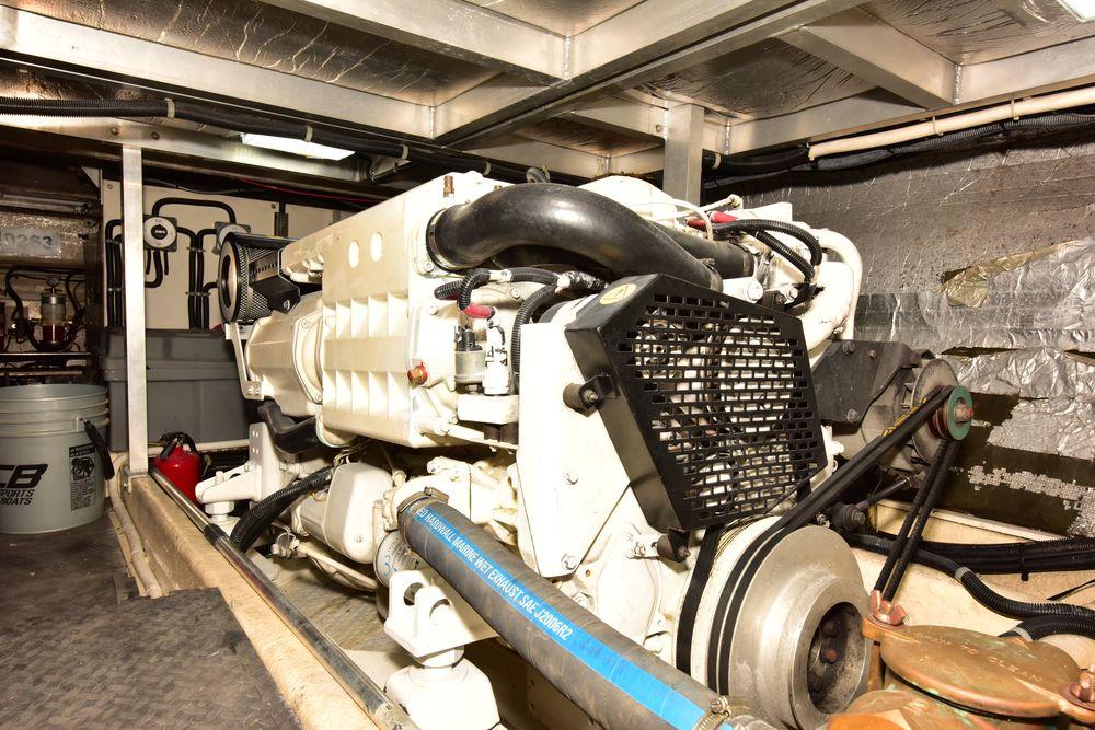 57' 2004 Navigator Rival