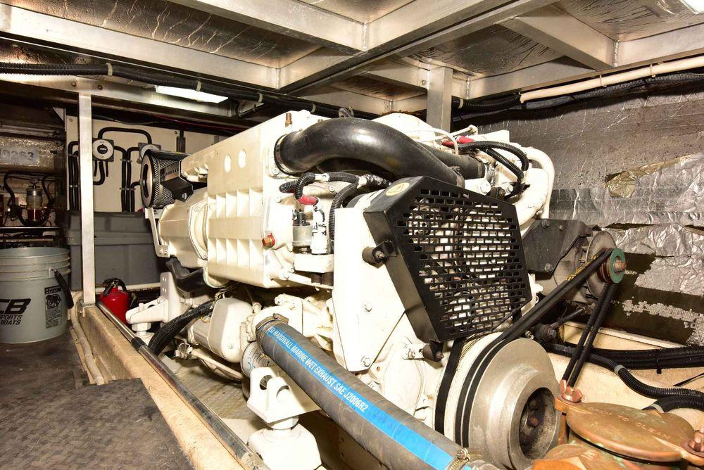 57' 2004 Navigator Rival