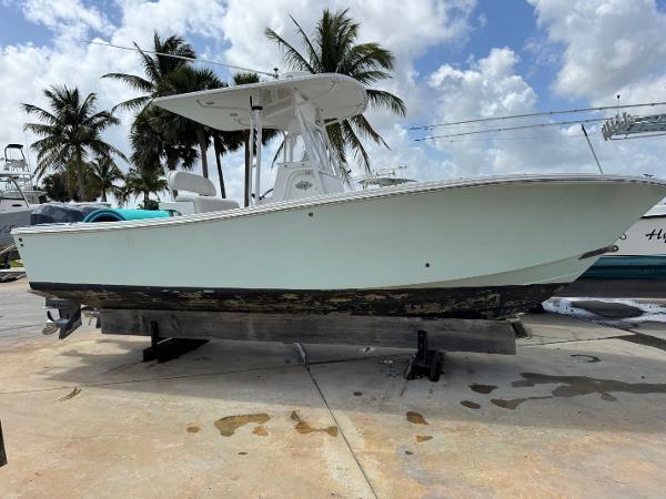 23' 2005 Regulator 23 Cc