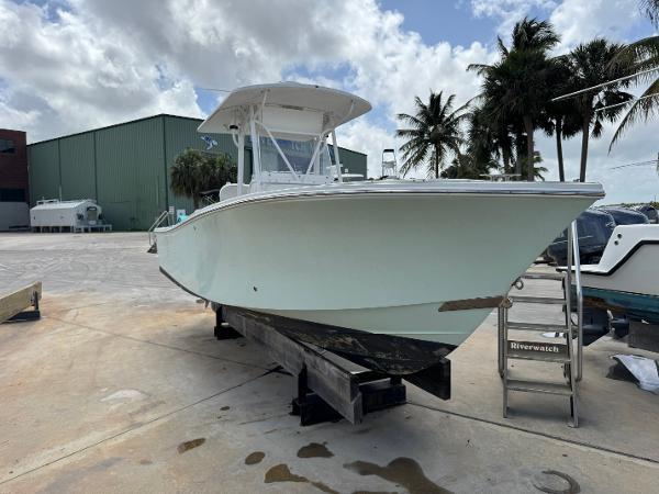 23' 2005 Regulator 23 Cc