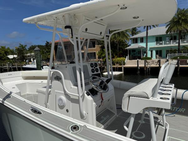 23' 2005 Regulator 23 Cc