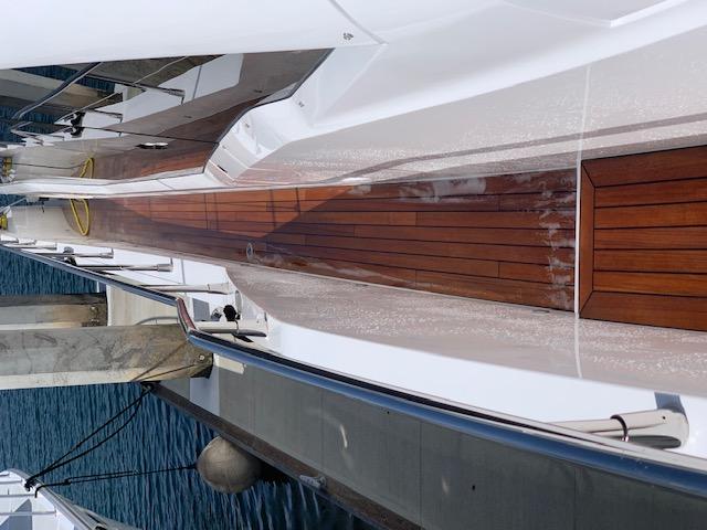 76' 2018 Sunseeker Yacht