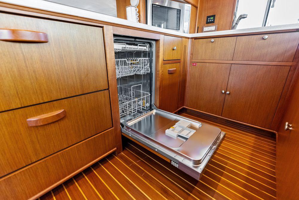 72' 2005 Grand Banks 72 Aleutian RP