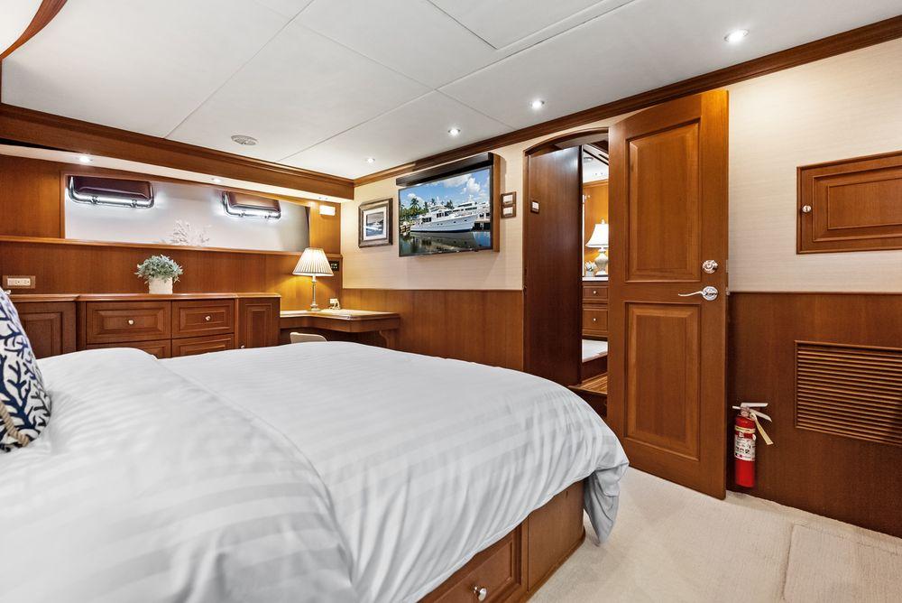 72' 2005 Grand Banks 72 Aleutian RP