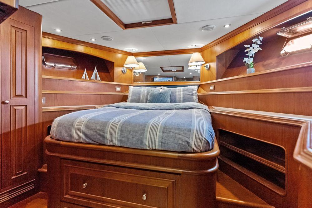 72' 2005 Grand Banks 72 Aleutian RP