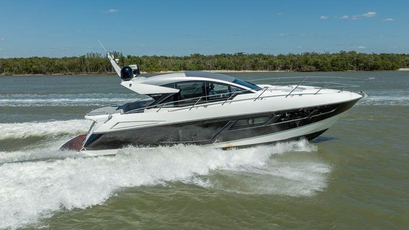 57' 2018 Sunseeker Predator 57
